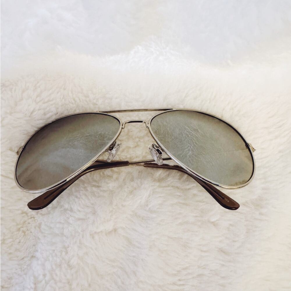 Carter Silver Classic Aviator Sunglasses - Picture 2 of 11